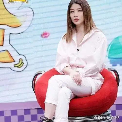 被富豪追了16年坐月子花了400万陈慧琳早已被宠成了公主