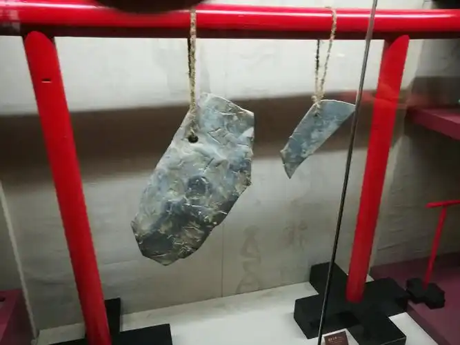 乐器,有文字的玉磬,殷商人的生活里也少不了音乐.