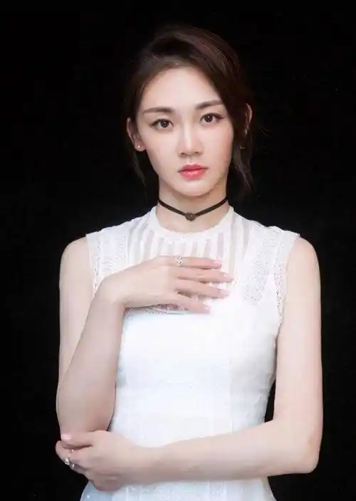 2018年,醉酒的冯小刚坚持让苗苗跳舞,陈道明:你没见过跳舞