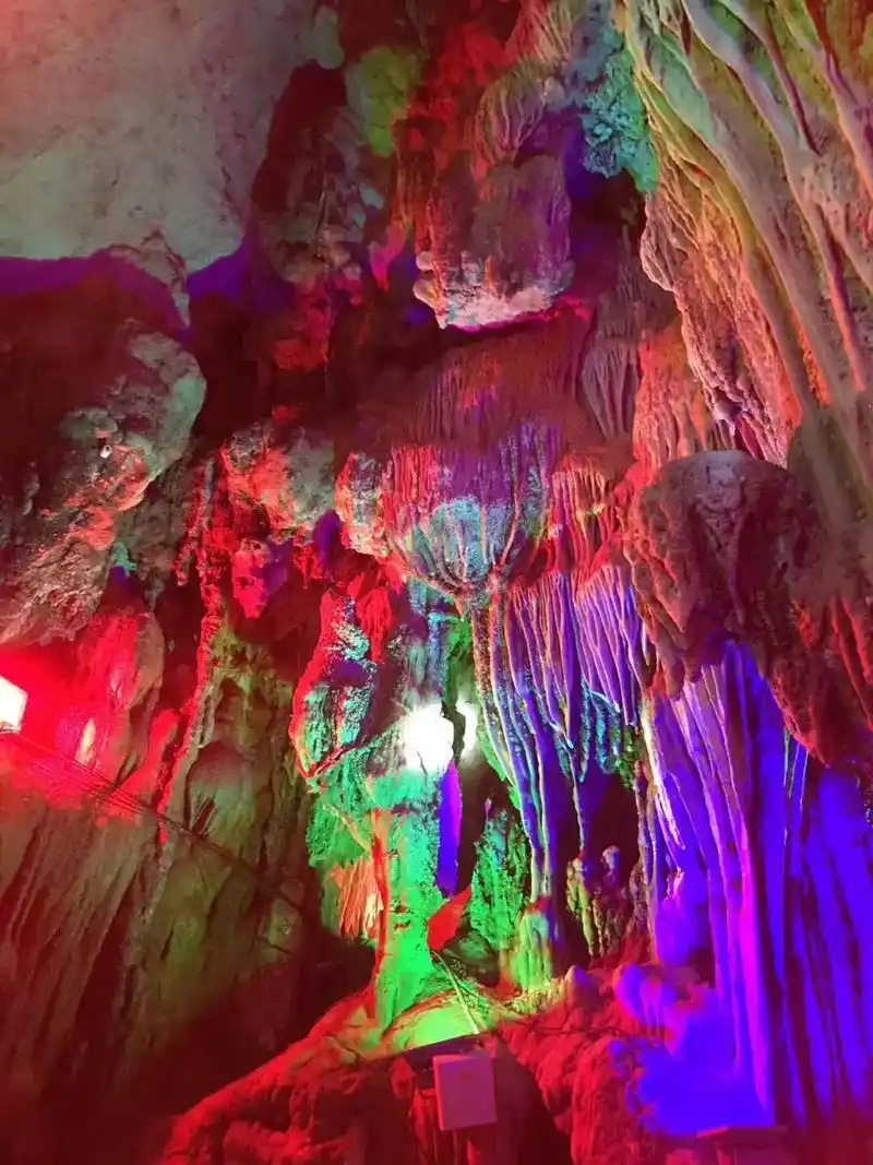 旅行旅游自驾游广东阳江阳春龙宫岩景点攻略.龙宫岩位于广东省阳 - 抖