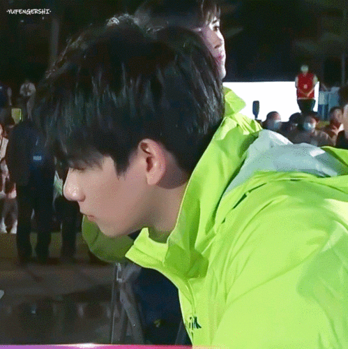 未来顶流胡先煦收留心碎i黄俊捷