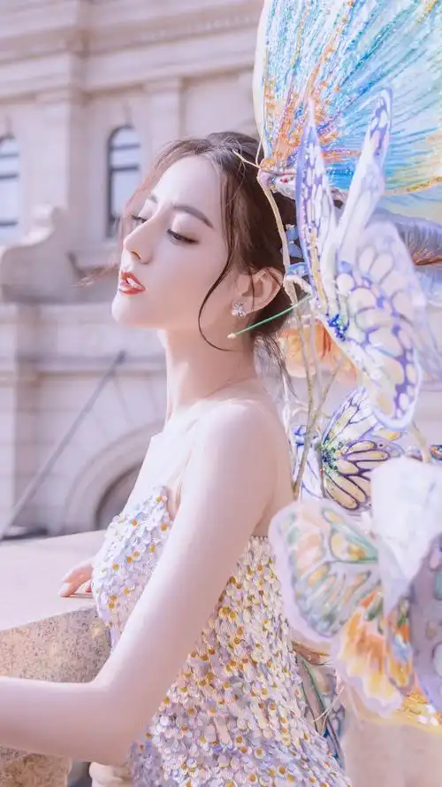 可以分享一下迪丽热巴的美图吗? - 知乎