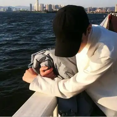 男头真人痞帅超气质最新 看清了生活的真相之后依然热爱生活-男生头像