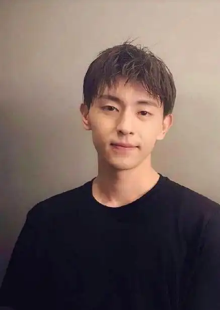 男明星卸妆后是什么样的?王源变得有点老气,邓伦又帅又白啊