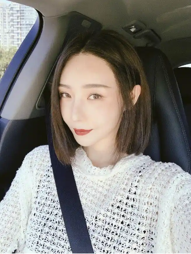 31岁夕又米太会打扮t恤配阔腿裤清纯减龄确定是高晓松前妻