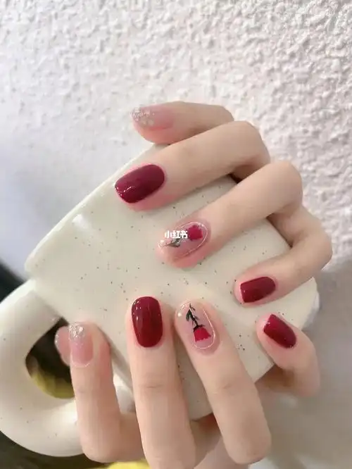 秋季显白美甲红色喜庆