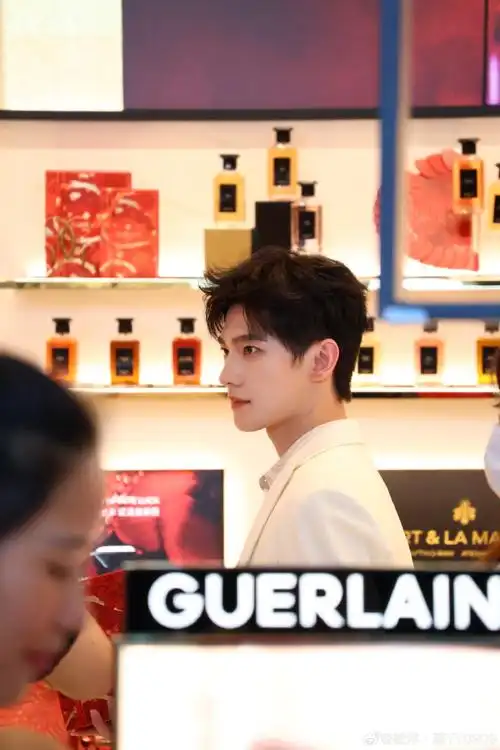 杨洋法国娇兰全球代言人##杨洋