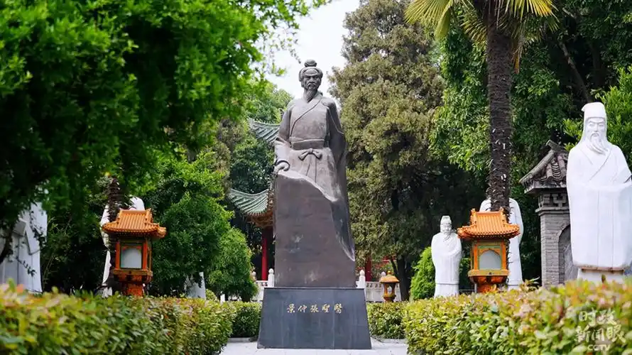 南阳医圣祠2 (1).jpg