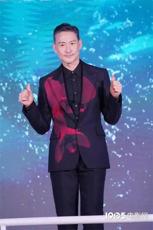 张学友回应演唱会跌倒自曝老毛病:心理会有影响_演出_发病_高清