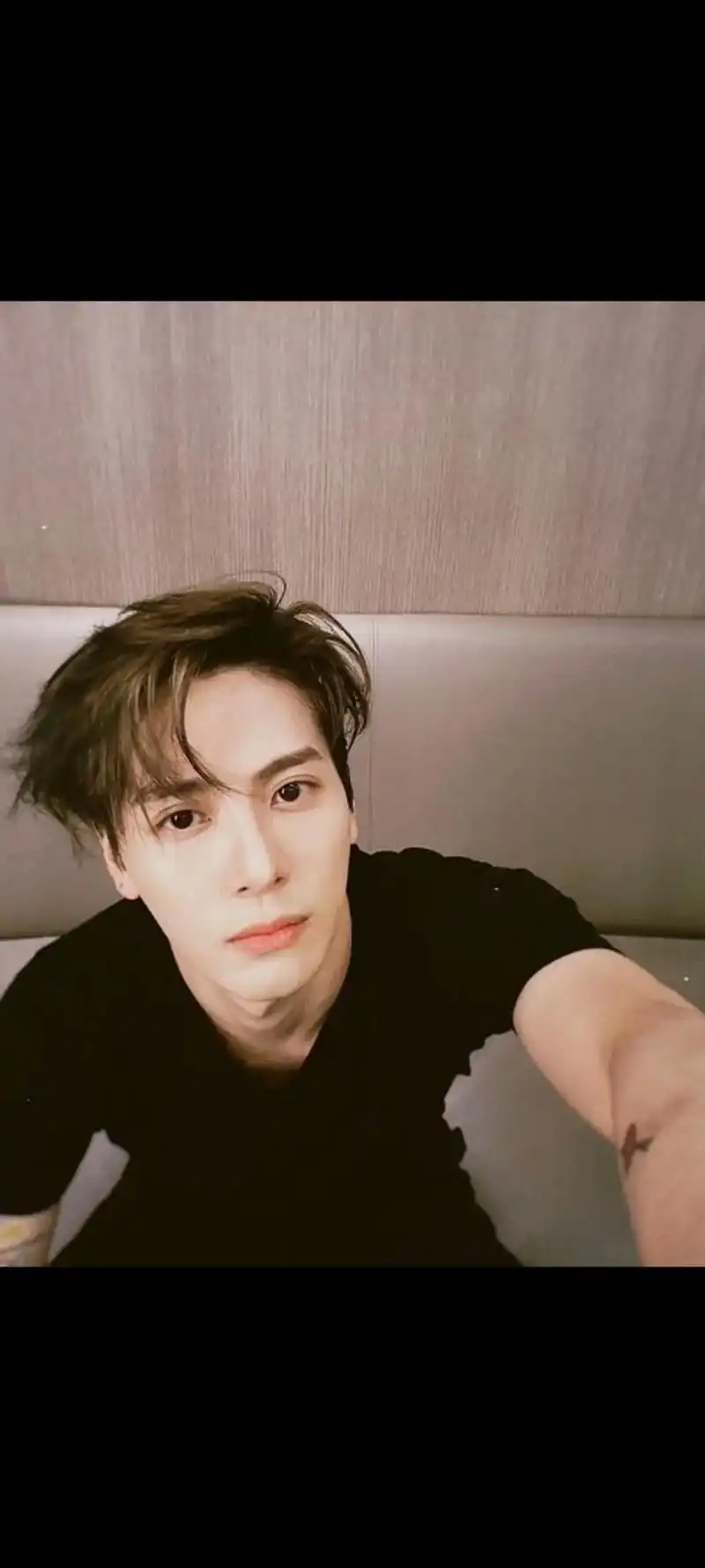 王嘉尔的29岁生日简简单单的和家人朋 - 抖音