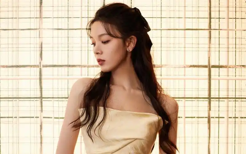 桌面壁纸 美女 女星模特 > 陈瑶淡黄公主裙性感壁纸壁纸分辨率:(1920x