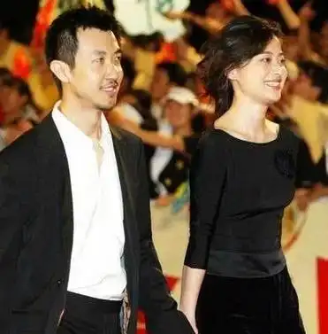 梅婷和鄢颇离婚16年了,他们的生活相差太大