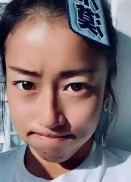 有种"整容"叫吉克隽逸卸妆,素颜照曝光后,网友:为啥弄黑?