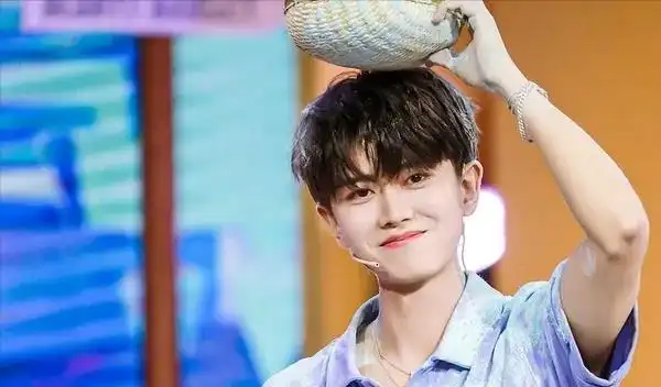 惨遭雪藏2年的任嘉伦,如今事业爱情双丰收|娱乐圈|鹿晗|通天狄仁杰