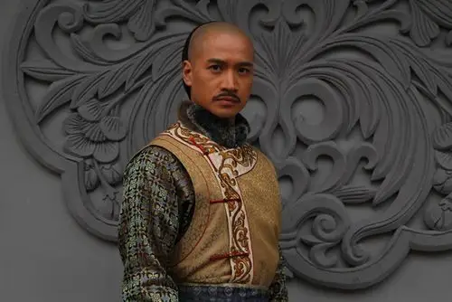 李晟剧照             搜狐娱乐讯 由李晟,何晟铭主演的年度古装言情