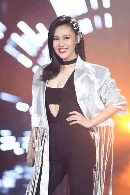 袁娅维演唱会照片合集15