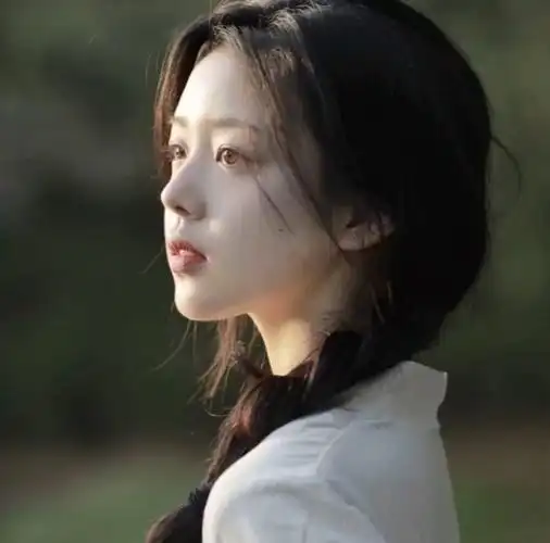 氛围感的女生微信头像有哪些