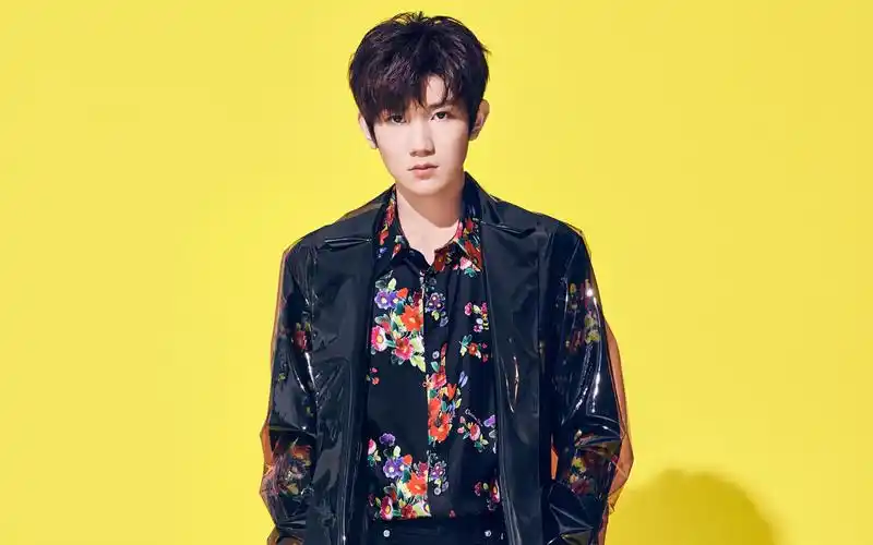 王源十八岁生日帅气图片桌面壁纸