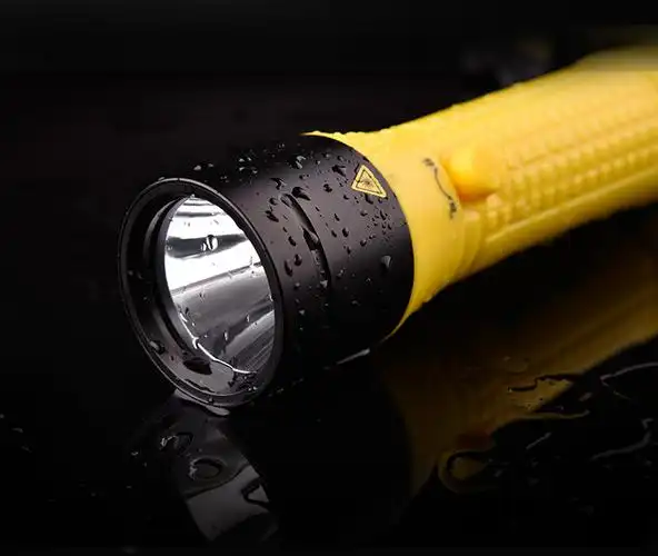 星普达潜水远射电筒防水强光夜钓灯水下救灾专业ipx8户外强光电筒