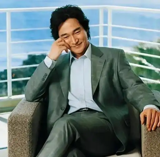 韩国大叔级男神演员郑晋硕