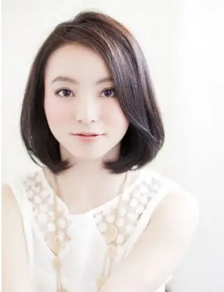 高颧骨菱形脸女生适合的短发发型