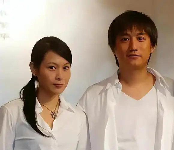 刘若英并未透露太多,只是表达了对婚礼的祝福.