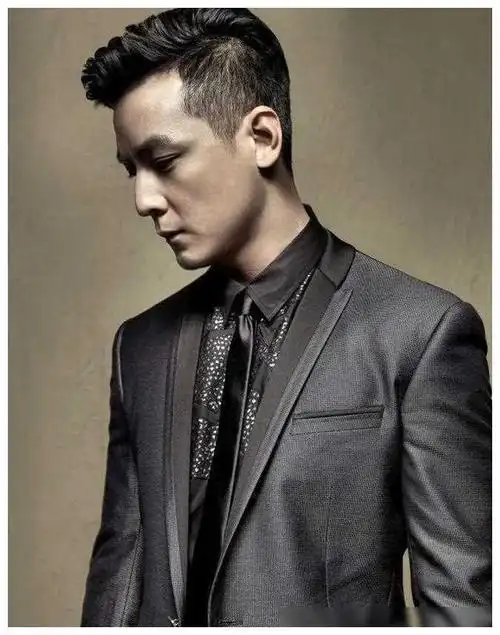 吴彦祖晒与贾玲合影无需p图网友惊艳当下肤如黎明