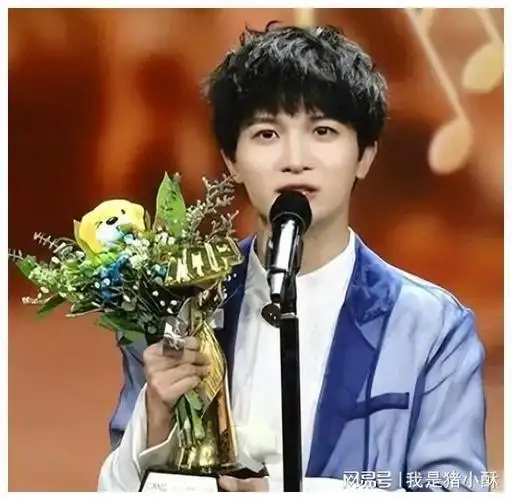 这是十年前,也就是他第一次参加《中国好声音》时,我们无法想象的5年