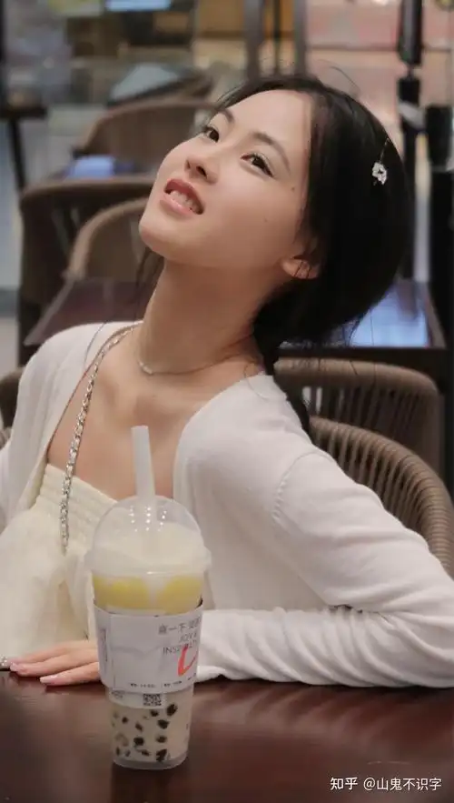 你们见过现实生活中最漂亮的女孩是什么样子?