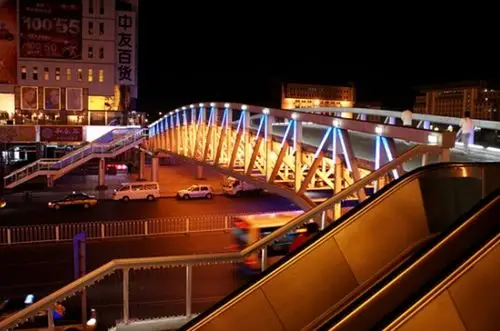 西单人行天桥夜景照明设计