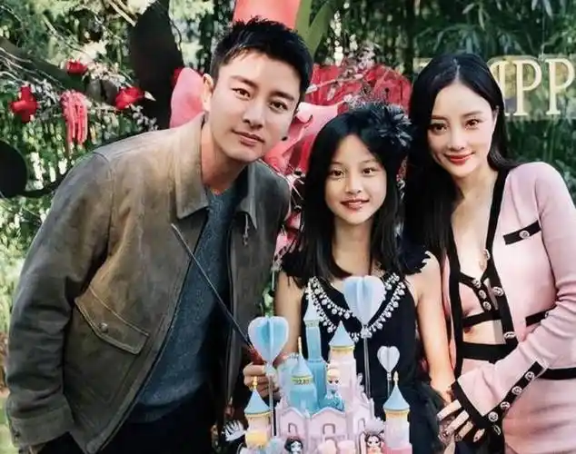 原创贾乃亮彻底成为过去式李小璐度假照流出和小鲜肉相拥