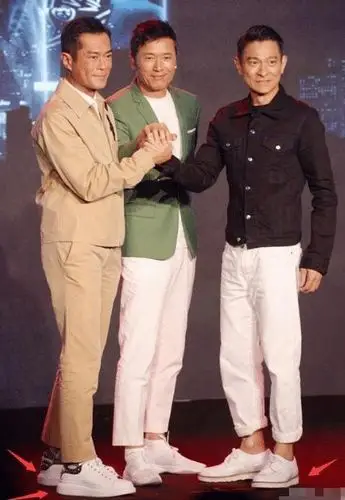 他比华哥高四五厘米有 他经常站不直是真的 年轻时候和黎明身高一