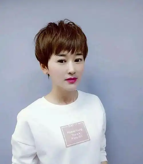 美爆了女士短发纹理烫发型图大全