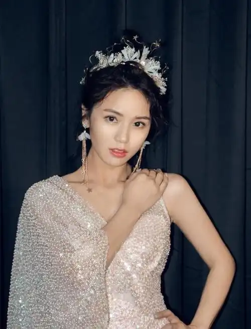 黄英发文回应歌手2019刷票蔡徐坤力挺的钱正昊即将踢馆