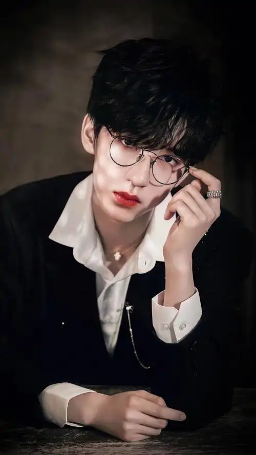 时代少年团贺峻霖  #贺峻霖  #高颜值眼镜还有可能是