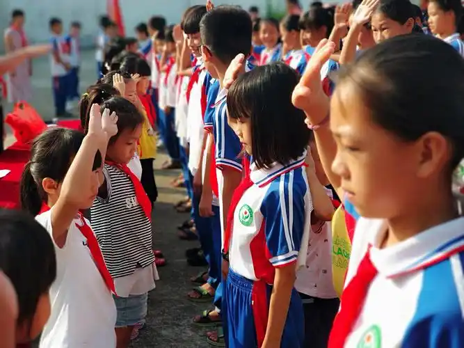 石城镇铜锣埇小学 —— 庆中国少年先锋队建队70周年暨少先队新队员