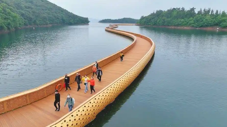 嗨在庐山西海就地过五一催热本地游庐山西海旅游井然有序