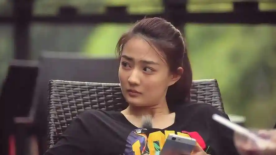 我们相爱吧:徐璐约会时很生气,乔任梁不知如何是好