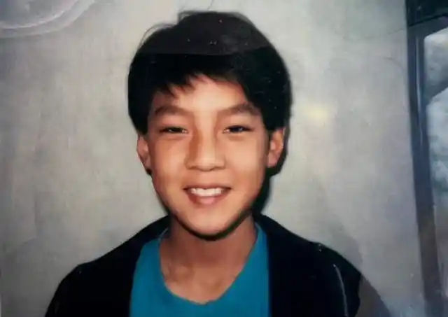 原创吴彦祖13岁旧照被曝光眼睛很小还戴过牙套平凡普通没有明星范