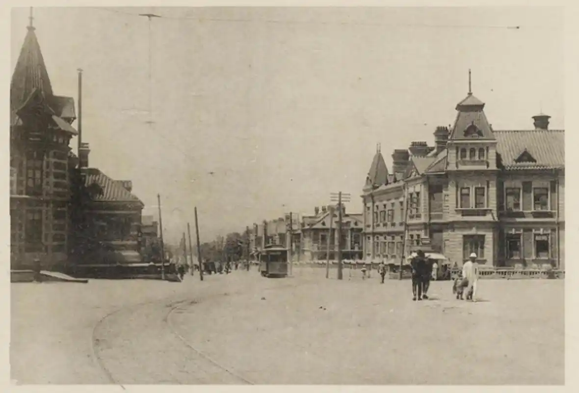 历史老照片# 1921年大连老照片,百年前大连城市街景(二).