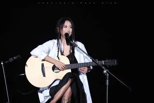 陈粒:找女朋友,被喊老公,公开聊高潮,这样的她凭什么爆红?