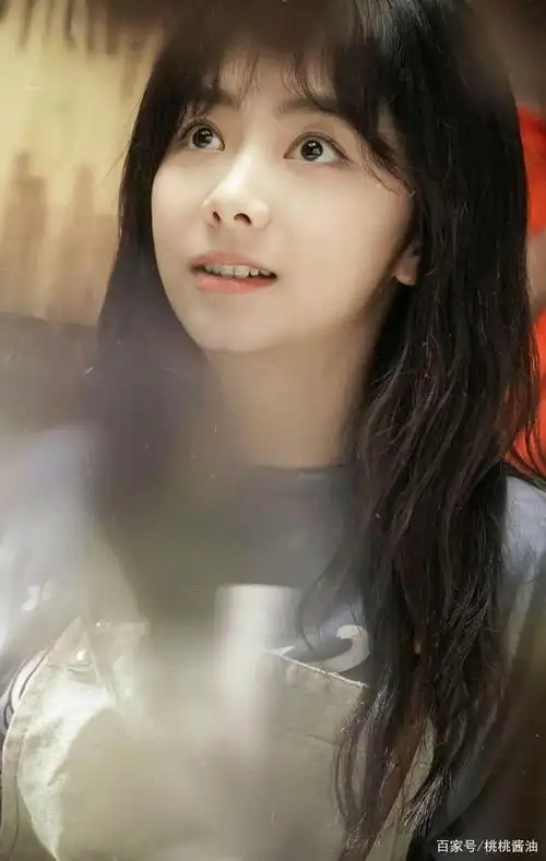 谭松韵精美壁纸:甜美迷人,纯洁可爱