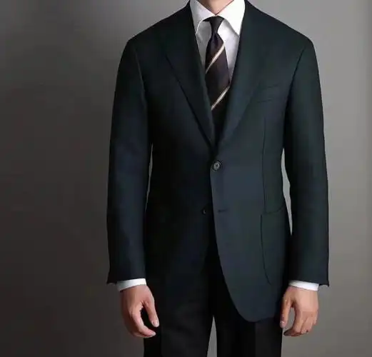 男士穿搭墨绿色两件套西装