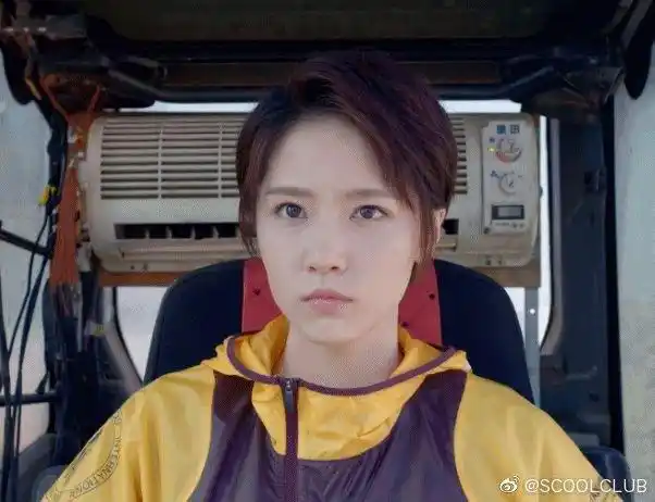 诸葛大力回应黑历史超大尺度写真3000w人围观素颜直播