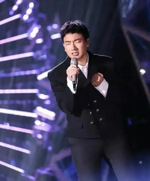 央媒怒批!湖南这一夜,戳穿了那英的实力,也撕开了内娱的遮羞布