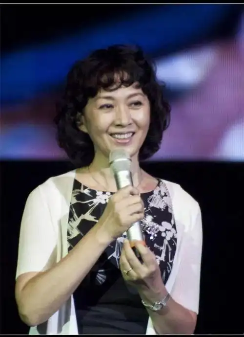 65岁龚雪近照曝光她曾是中国八十年代第一美女最当红却远嫁美国