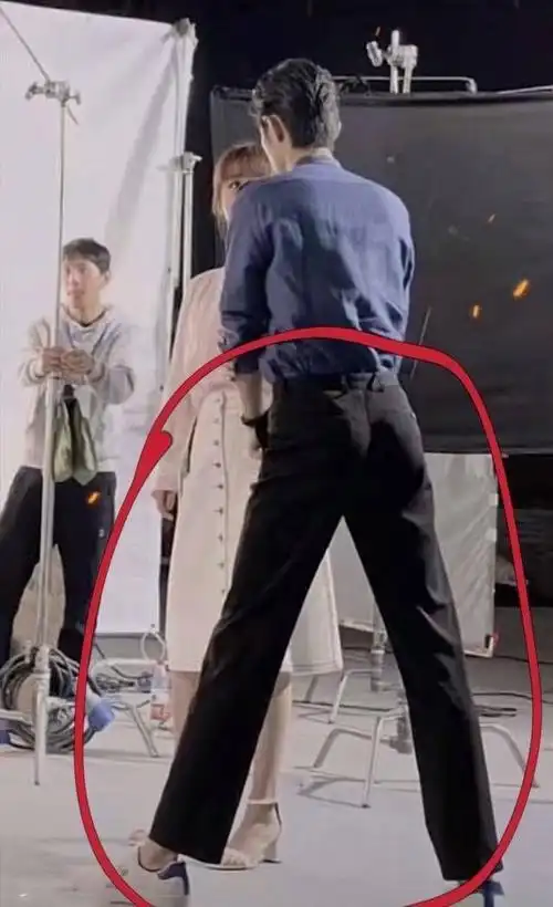 肖战拍戏腿太长直接劈叉和杨紫对戏身高差太多