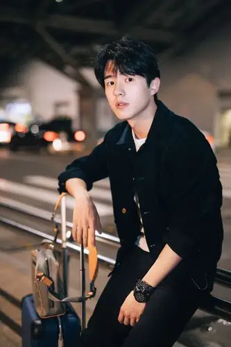 佛系少年刘昊然的时尚完成 都靠经得起考验的颜值了