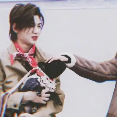 黄明昊蔡徐坤头像 /看简介天津李知恩