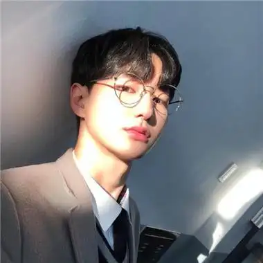 戴眼镜的文静型帅哥头像,男生头像图片